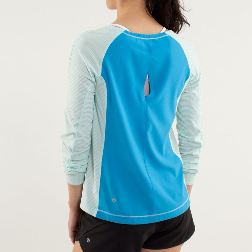 Lululemon Run: Silver Lining Long Sleeve Aqua Blue - Size 6